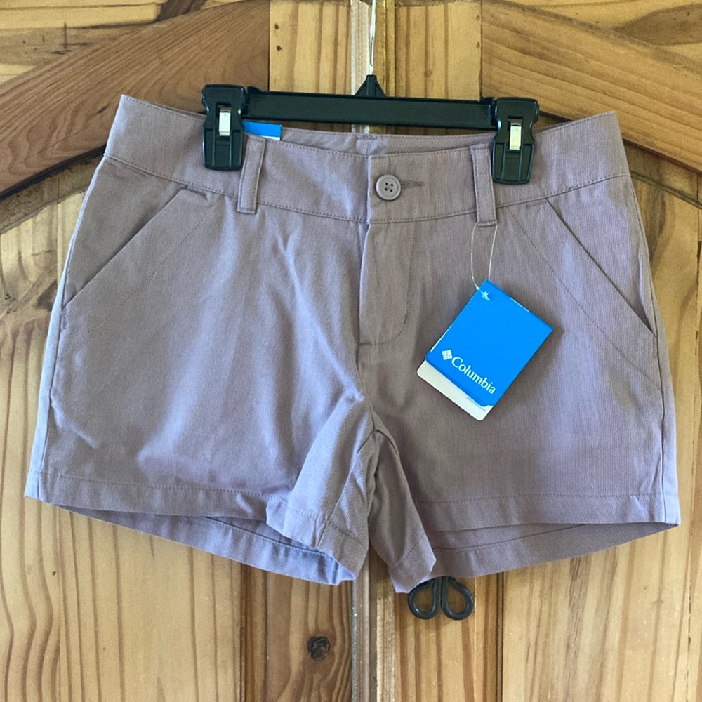 Women’s Columbia purple pink flat front chino shorts size 2 - NWT